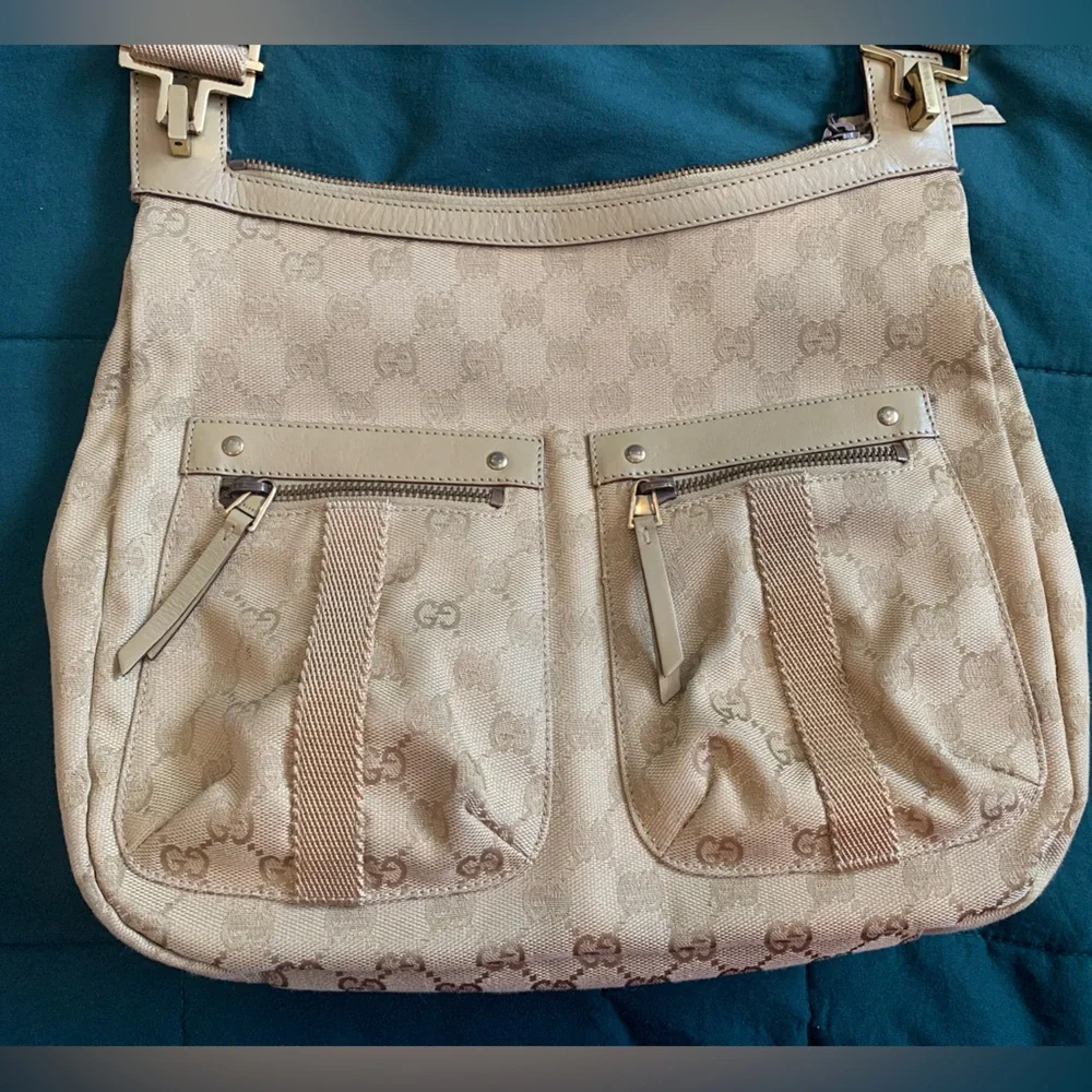 EUC Gucci canvas crossbody bag - Picture 2 of 13